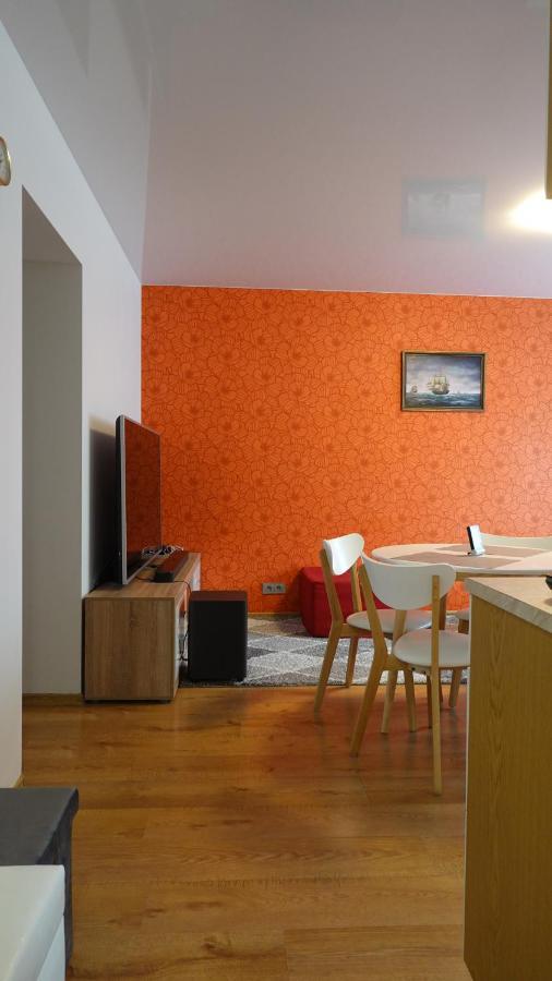 Cozy Telliskivi Apartment Near City Centre Tallinn Exterior photo