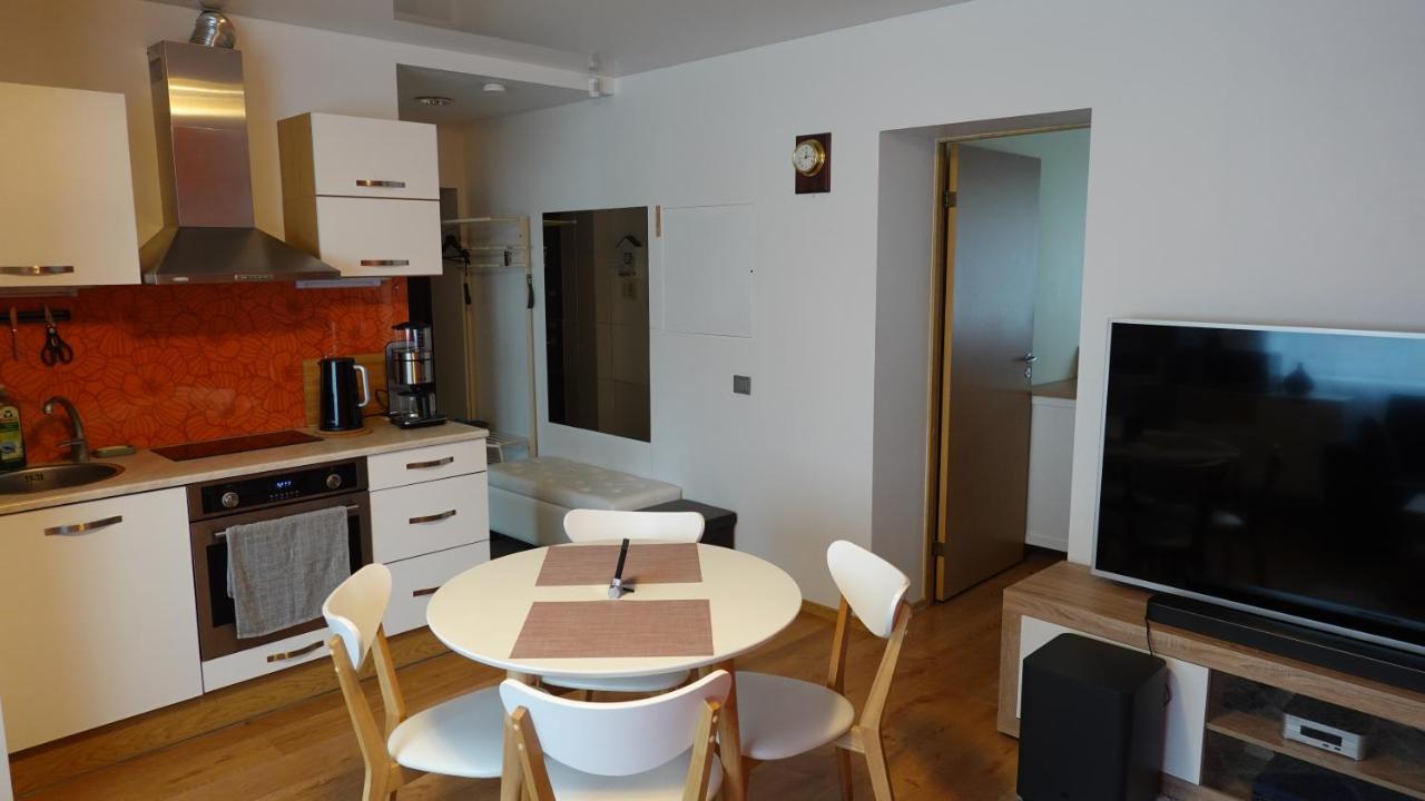 Cozy Telliskivi Apartment Near City Centre Tallinn Exterior photo